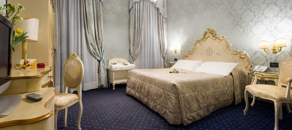 Superior Double Room Overlooking The Grand Canal