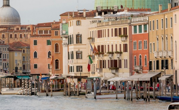 FIVE GOOD REASONS TO CHOOSE THE HOTEL CARLTON ON THE GRAND CANAL